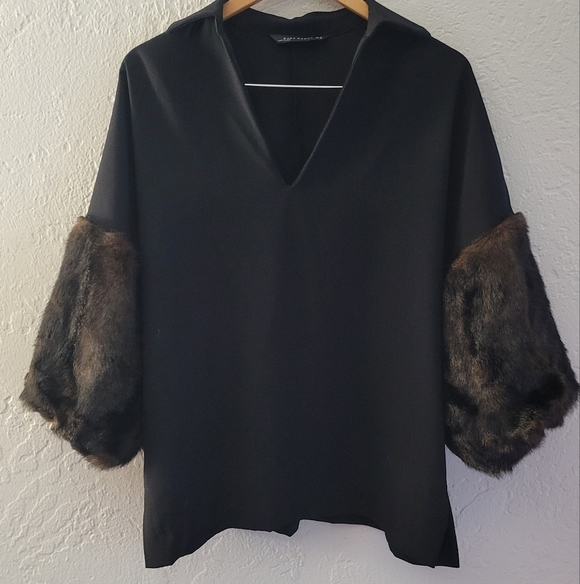 Zara Tops - Zara Faux Fur Sleeve Top Size Small